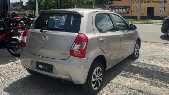 TOYOTA ETIOS 1.5 XS 16V FLEX 4P AUTOMÁTICO TOYOTA ETIOS 1.5 XS 16V FLEX 4P AUTOMÁTICO