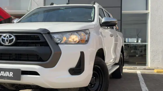TOYOTA HILUX 2.8 D-4D TURBO DIESEL CD POWER PACK 4X4 AUTOMÁTICO TOYOTA HILUX 2.8 D-4D TURBO DIESEL CD POWER PACK 4X4 AUTOMÁTICO