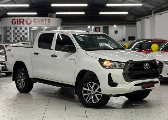 TOYOTA HILUX 2.8 D-4D TURBO DIESEL CD SR 4X4 AUTOMÁTICO TOYOTA HILUX 2.8 D-4D TURBO DIESEL CD SR 4X4 AUTOMÁTICO