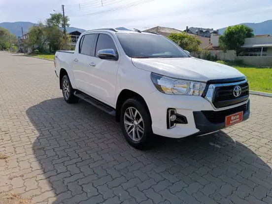 TOYOTA-HILUX-2.8 SRV 4X4 CD 16V DIESEL 4P AUTOMÁTICO TOYOTA-HILUX-2019