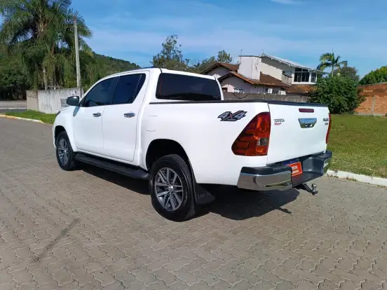 TOYOTA-HILUX-2.8 SRV 4X4 CD 16V DIESEL 4P AUTOMÁTICO TOYOTA-HILUX-2019