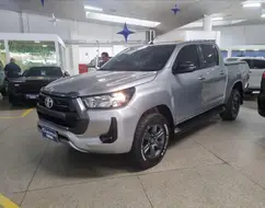 TOYOTA HILUX 2.8 D-4D TURBO DIESEL CD SR 4X4 AUTOMÁTICO TOYOTA HILUX 2.8 D-4D TURBO DIESEL CD SR 4X4 AUTOMÁTICO