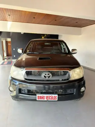 TOYOTA HILUX 3.0 SRV 4X4 CD 16V TURBO INTERCOOLER DIESEL 4P AUTOMÁTICO TOYOTA HILUX 3.0 SRV 4X4 CD 16V TURBO INTERCOOLER DIESEL 4P AUTOMÁTICO