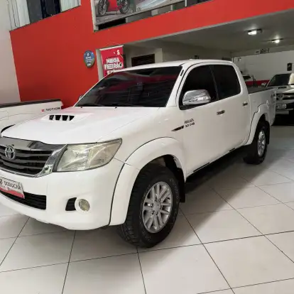 TOYOTA-HILUX-2012