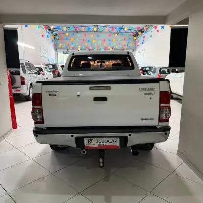 TOYOTA-HILUX-2012