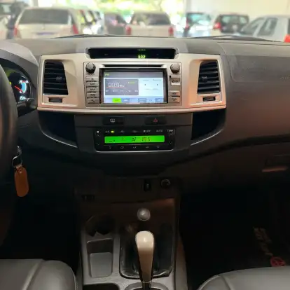 TOYOTA-HILUX-2012