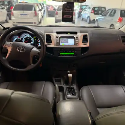 TOYOTA-HILUX-2012
