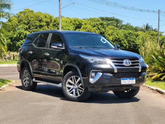 TOYOTA-HILUX SW4-2.8 SRX 4X4 16V TURBO INTERCOOLER DIESEL 4P AUTOMÁTICO TOYOTA-HILUX SW4-2019