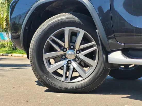 TOYOTA-HILUX SW4-2.8 SRX 4X4 16V TURBO INTERCOOLER DIESEL 4P AUTOMÁTICO TOYOTA-HILUX SW4-2019