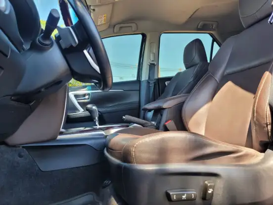 TOYOTA-HILUX SW4-2.8 SRX 4X4 16V TURBO INTERCOOLER DIESEL 4P AUTOMÁTICO TOYOTA-HILUX SW4-2019