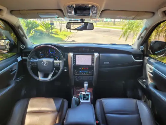 TOYOTA-HILUX SW4-2.8 SRX 4X4 16V TURBO INTERCOOLER DIESEL 4P AUTOMÁTICO TOYOTA-HILUX SW4-2019