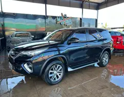 TOYOTA HILUX SW4 2.8 SRX 4X4 7 LUGARES 16V TURBO INTERCOOLER DIESEL 4P AUTOMÁTICO TOYOTA HILUX SW4 2.8 SRX 4X4 7 LUGARES 16V TURBO INTERCOOLER DIESEL 4P AUTOMÁTICO