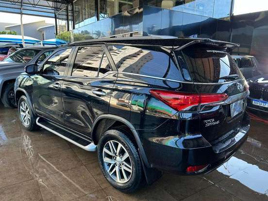 TOYOTA-HILUX SW4-2018