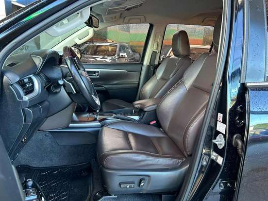 TOYOTA-HILUX SW4-2.8 SRX 4X4 7 LUGARES 16V TURBO INTERCOOLER DIESEL 4P AUTOMÁTICO TOYOTA-HILUX SW4-2018