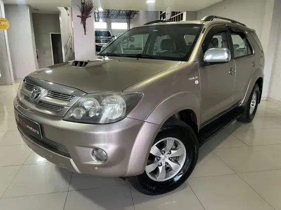 TOYOTA HILUX SW4 3.0 SRV 4X4 16V TURBO INTERCOOLER DIESEL 4P AUTOMÁTICO