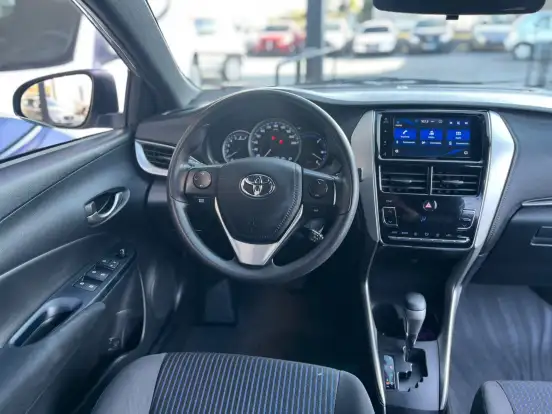 TOYOTA-YARIS-2021