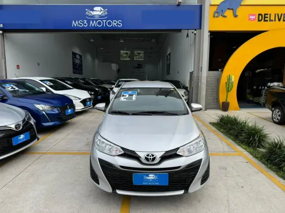 TOYOTA YARIS 1.5 16V FLEX XL PLUS CONNECT MULTIDRIVE TOYOTA YARIS 1.5 16V FLEX XL PLUS CONNECT MULTIDRIVE