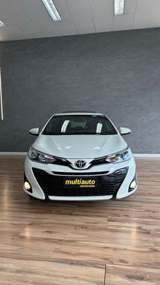 TOYOTA-YARIS-2019
