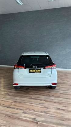 TOYOTA-YARIS-2019