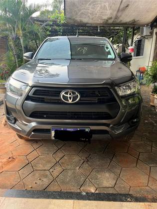 TOYOTA HILUX 2.8 D-4D TURBO DIESEL CD SR 4X4 AUTOMÁTICO