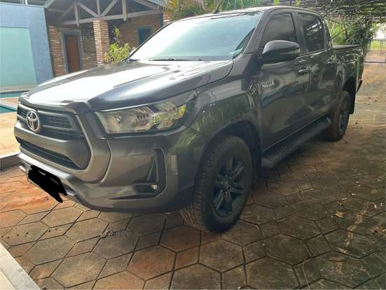 TOYOTA-HILUX-2025