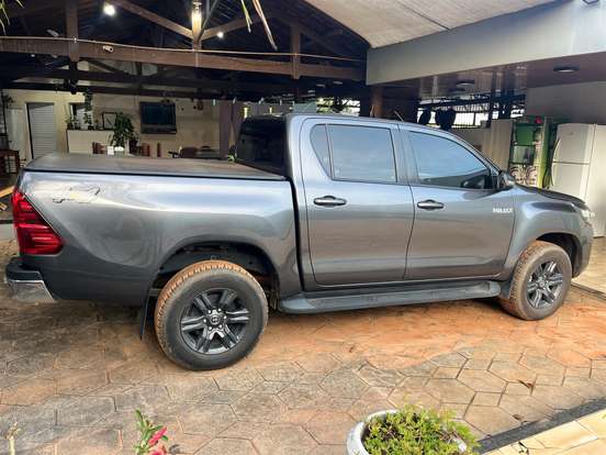 TOYOTA-HILUX-2025