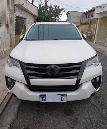 TOYOTA HILUX SW4 2.7 SR 7 LUGARES 4X2 16V FLEX 4P AUTOMÁTICO