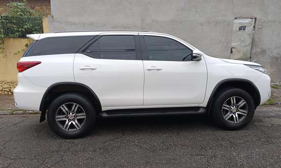 TOYOTA-HILUX SW4-2016