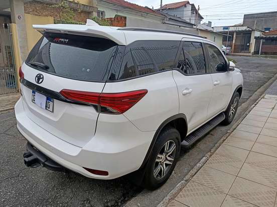 TOYOTA-HILUX SW4-2.7 SR 7 LUGARES 4X2 16V FLEX 4P AUTOMÁTICO TOYOTA-HILUX SW4-2016
