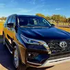 TOYOTA HILUX SW4 2.8 D-4D TURBO DIESEL SRX PLATINUM 7L 4X4 AUTOMÁTICO TOYOTA HILUX SW4 2.8 D-4D TURBO DIESEL SRX PLATINUM 7L 4X4 AUTOMÁTICO