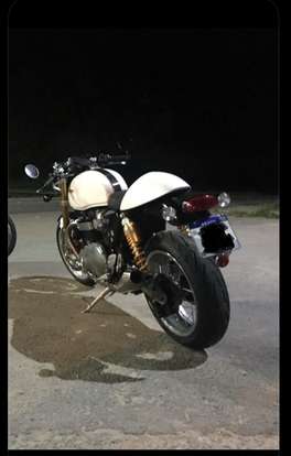 TRIUMPH-THRUXTON R-2020