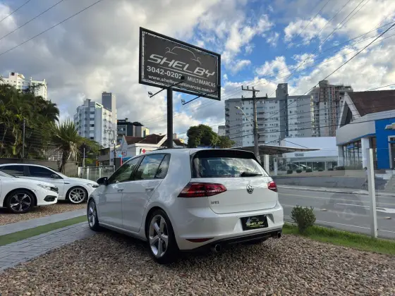 VOLKSWAGEN GOLF 2.0 TSI GTI 16V TURBO GASOLINA 4P AUTOMÁTICO VOLKSWAGEN GOLF 2.0 TSI GTI 16V TURBO GASOLINA 4P AUTOMÁTICO