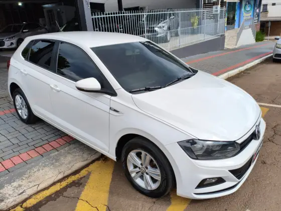 VOLKSWAGEN POLO 1.6 MSI TOTAL FLEX AUTOMÁTICO VOLKSWAGEN POLO 1.6 MSI TOTAL FLEX AUTOMÁTICO