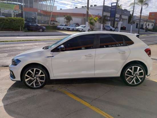 VOLKSWAGEN-POLO-2021