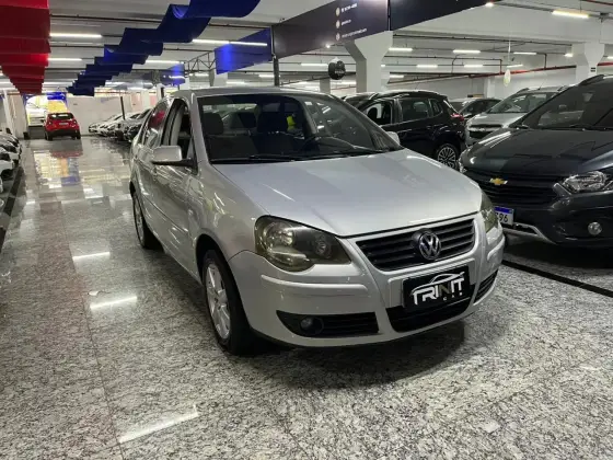 VOLKSWAGEN POLO SEDAN 1.6 MI COMFORTLINE 8V FLEX 4P MANUAL VOLKSWAGEN POLO SEDAN 1.6 MI COMFORTLINE 8V FLEX 4P MANUAL