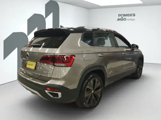 VOLKSWAGEN-TAOS-2021