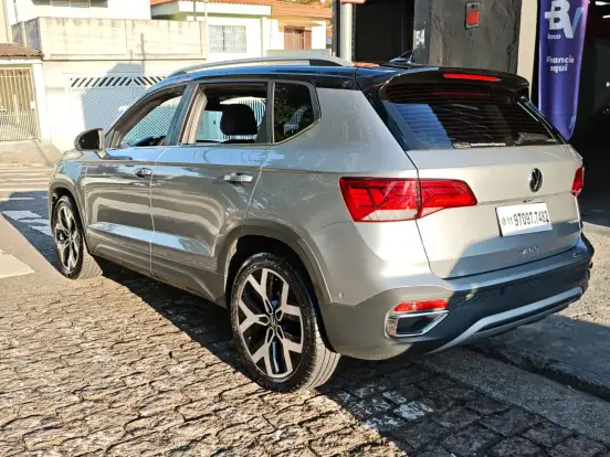 VOLKSWAGEN-TAOS-1.4 250 TSI TOTAL FLEX HIGHLINE AUTOMÁTICO VOLKSWAGEN-TAOS-2025