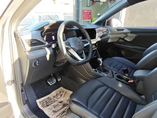 VOLKSWAGEN-TAOS-1.4 250 TSI TOTAL FLEX HIGHLINE AUTOMÁTICO VOLKSWAGEN-TAOS-2025