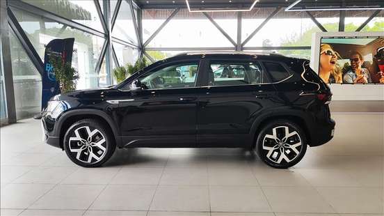 VOLKSWAGEN-TAOS-2025