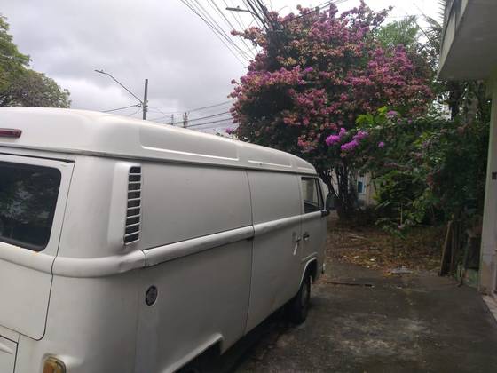VOLKSWAGEN KOMBI 1.4 MI FURGÃO 8V FLEX 3P MANUAL