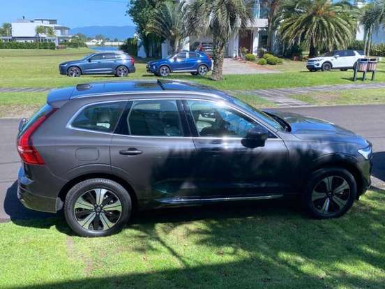 VOLVO-XC60-2022
