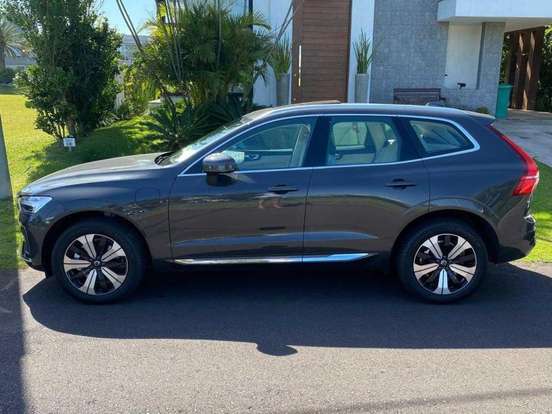 VOLVO-XC60-2022