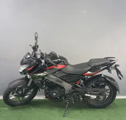 BAJAJ DOMINAR 200 BAJAJ DOMINAR 200