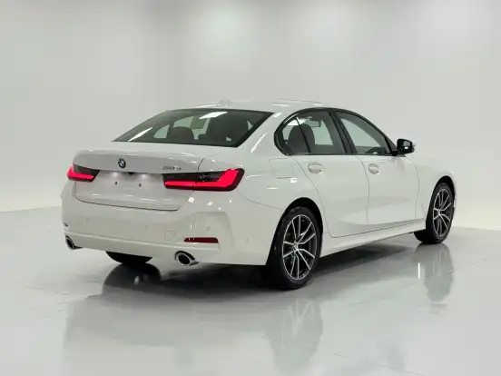 BMW-320i-2025