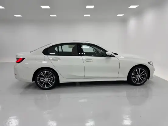 BMW-320i-2025