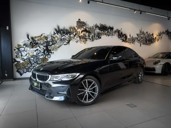 BMW 320i 2.0 16V TURBO GASOLINA SPORT GP AUTOMÁTICO BMW 320i 2.0 16V TURBO GASOLINA SPORT GP AUTOMÁTICO