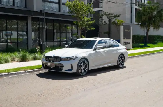 BMW 330e 2.0 16V TURBO HÍBRIDO M SPORT AUTOMÁTICO BMW 330e 2.0 16V TURBO HÍBRIDO M SPORT AUTOMÁTICO