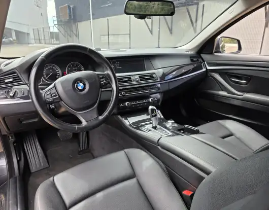 BMW-528i-2012