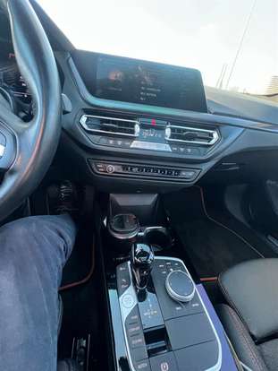 BMW-118i-2022