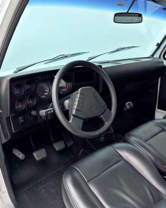 CHEVROLET-D20-1986